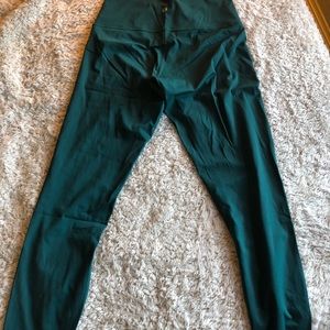 Lululemon dark teal cropped leggings